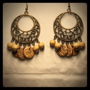 DANGLING PIERCED EARRINGS
